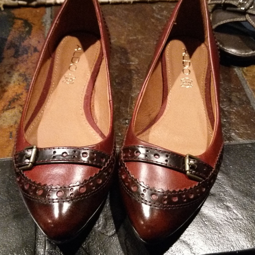 NWOT Red Aldo Flats